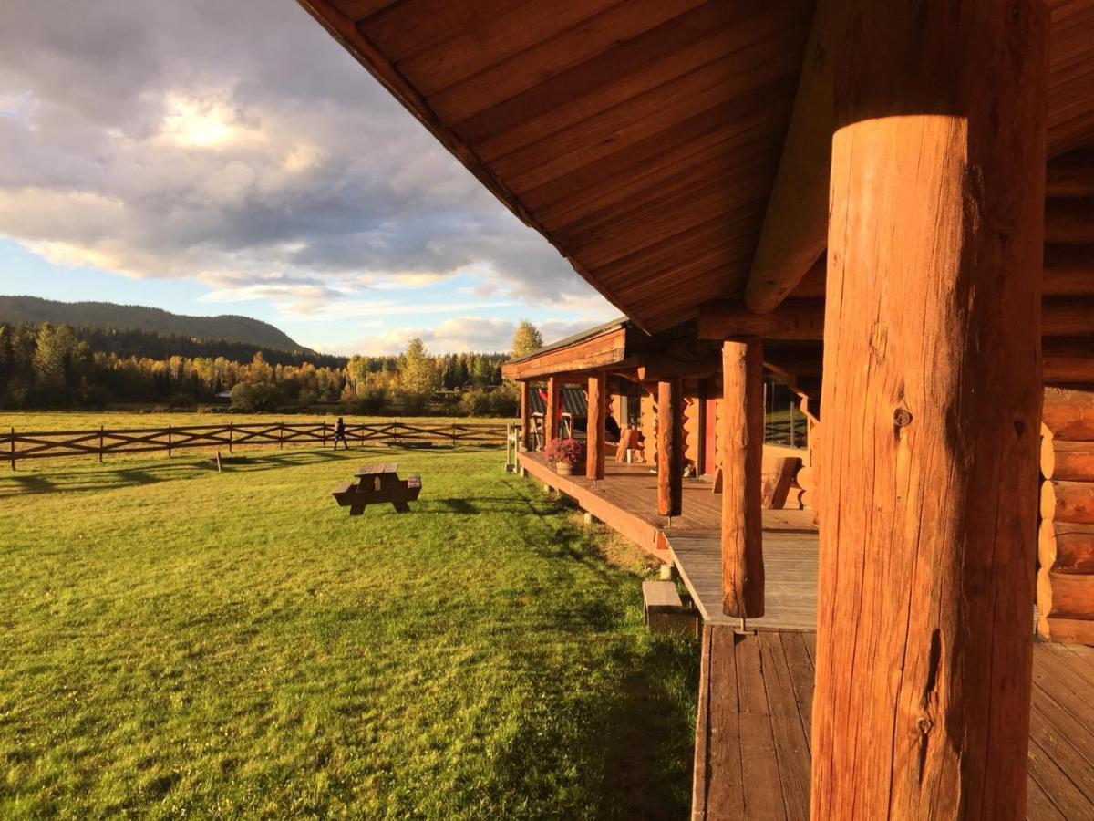 Wells Gray Guest Ranch Hotel Clearwater Exterior photo