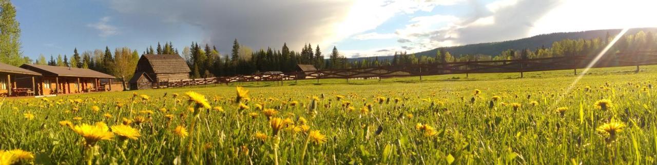 Wells Gray Guest Ranch Hotel Clearwater Exterior photo