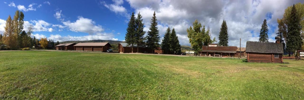 Wells Gray Guest Ranch Hotel Clearwater Exterior photo