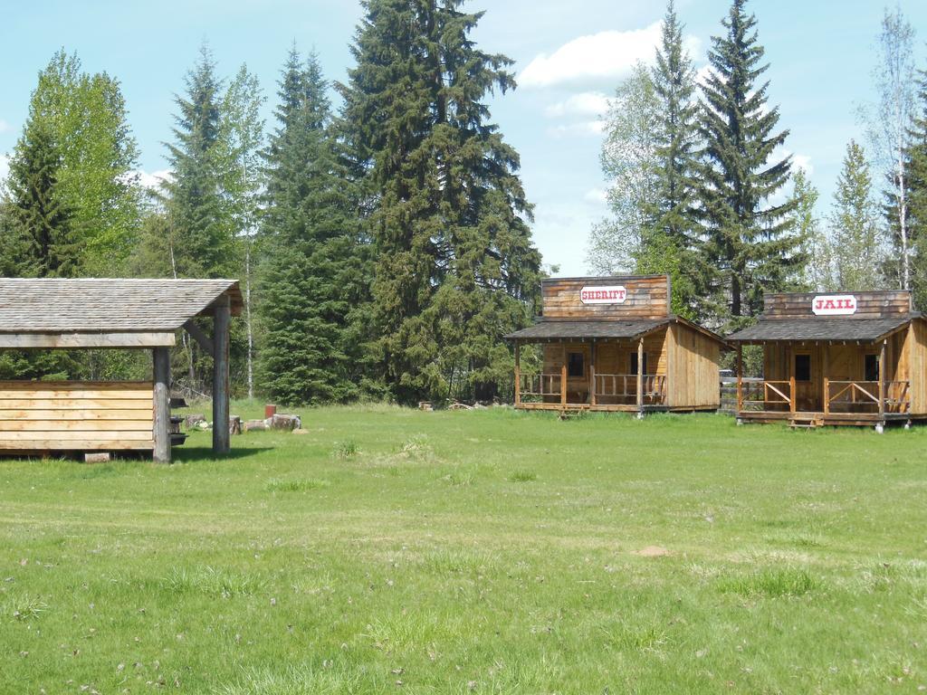 Wells Gray Guest Ranch Hotel Clearwater Exterior photo