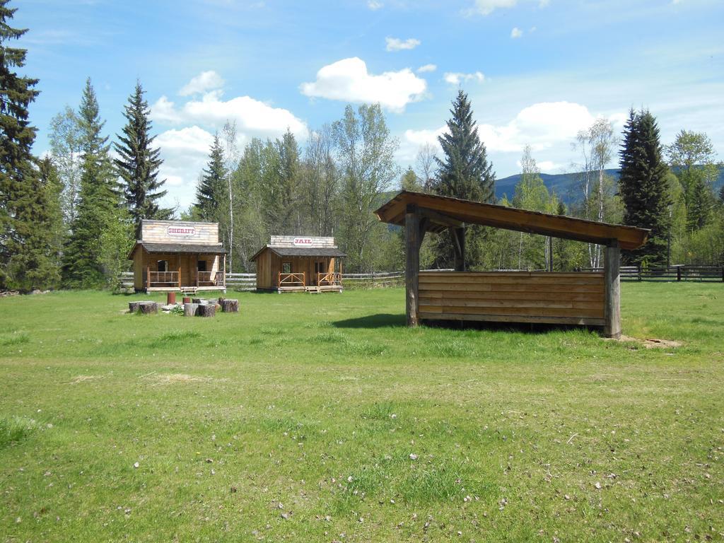 Wells Gray Guest Ranch Hotel Clearwater Exterior photo
