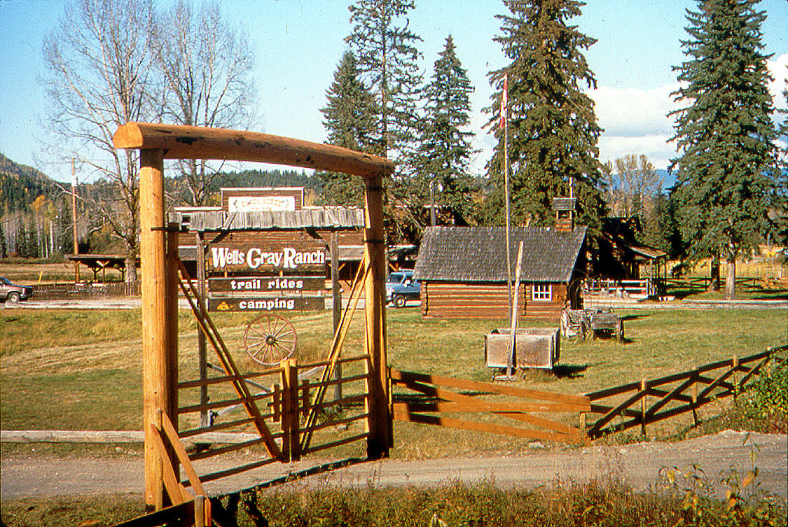 Wells Gray Guest Ranch Hotel Clearwater Exterior photo