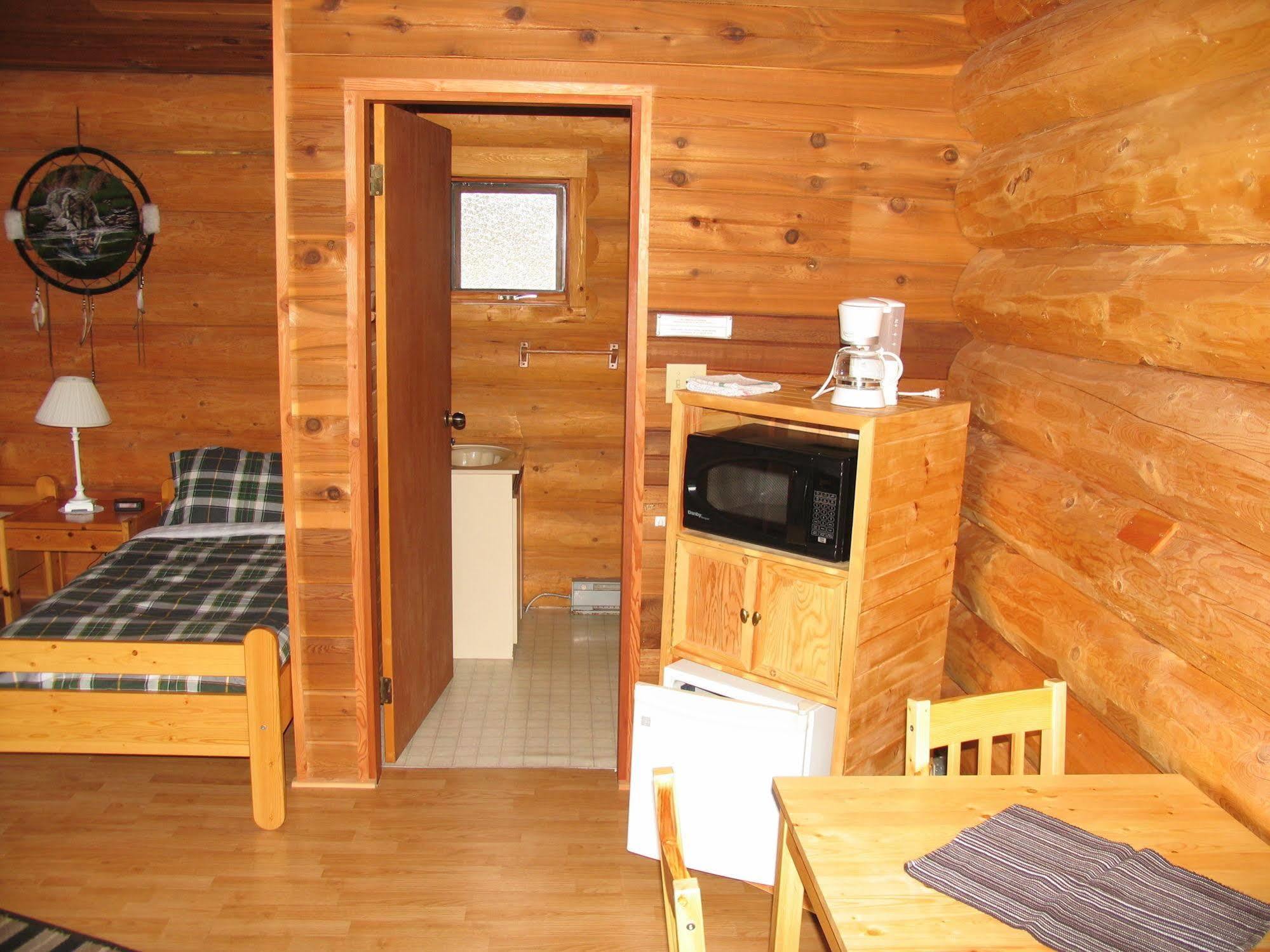 Wells Gray Guest Ranch Hotel Clearwater Exterior photo