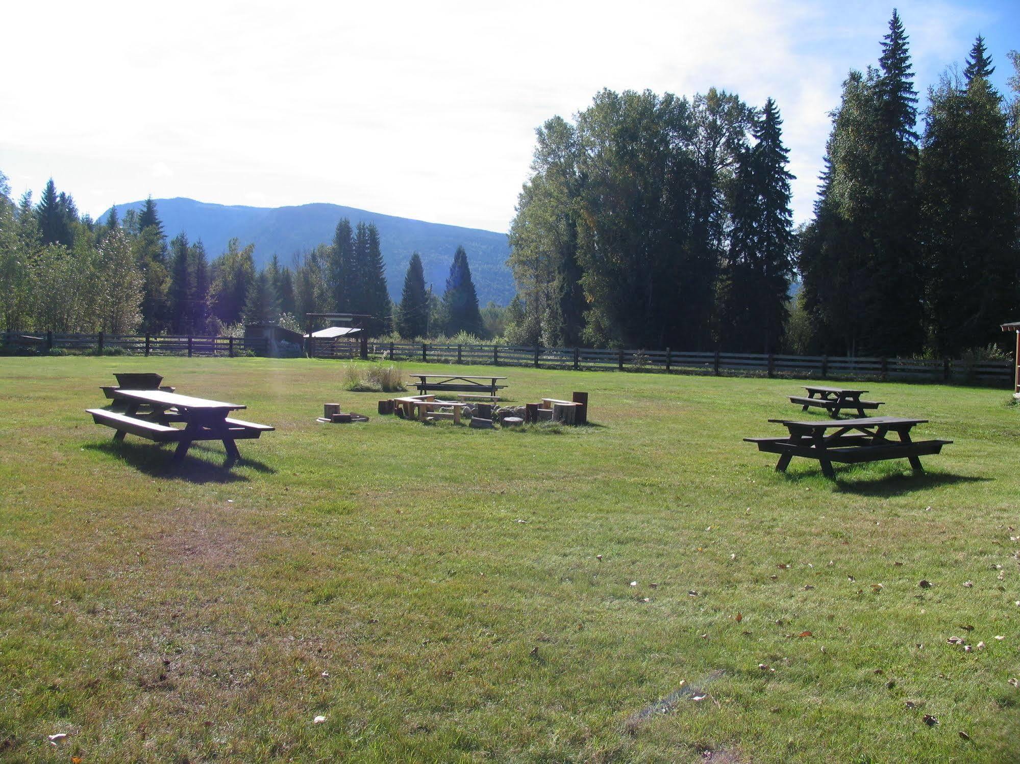 Wells Gray Guest Ranch Hotel Clearwater Exterior photo