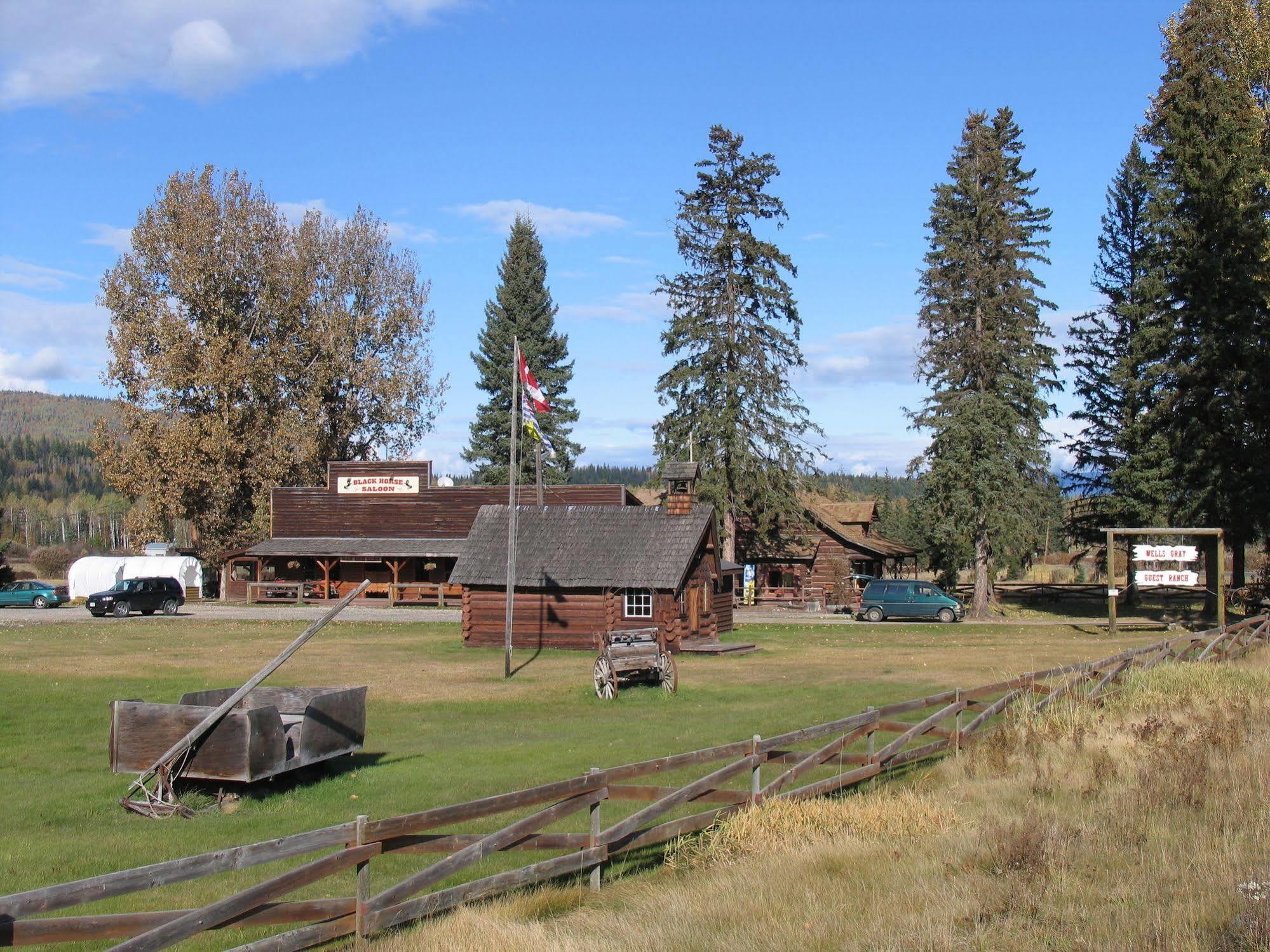 Wells Gray Guest Ranch Hotel Clearwater Exterior photo
